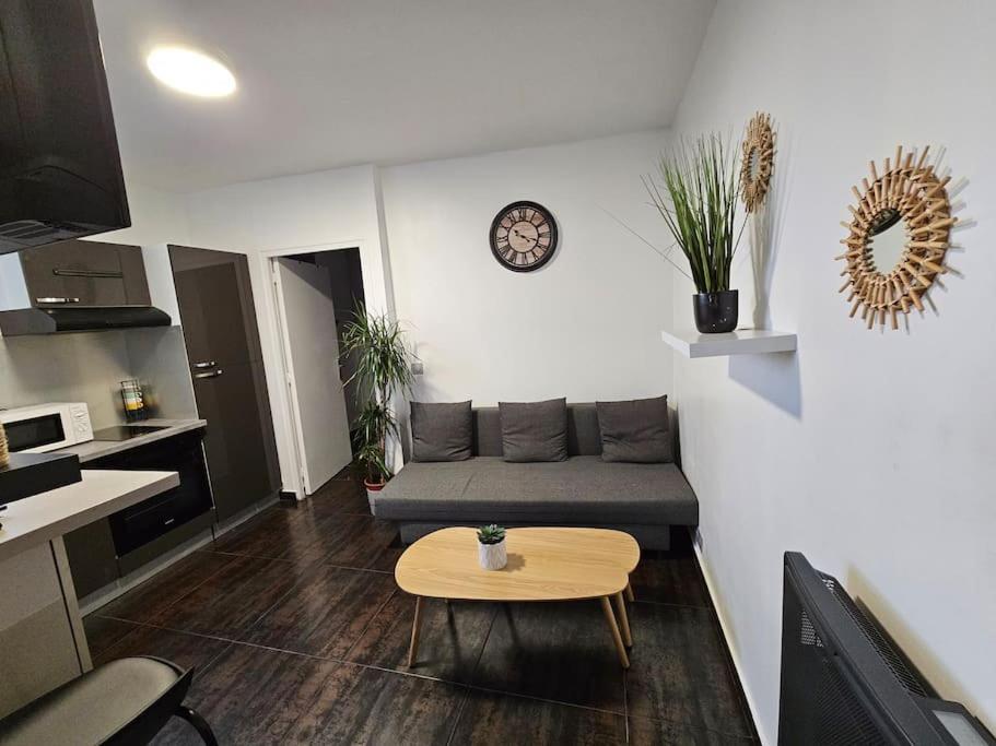 Appartement Proche Metro Paris ป็องแต็ง ภายนอก รูปภาพ