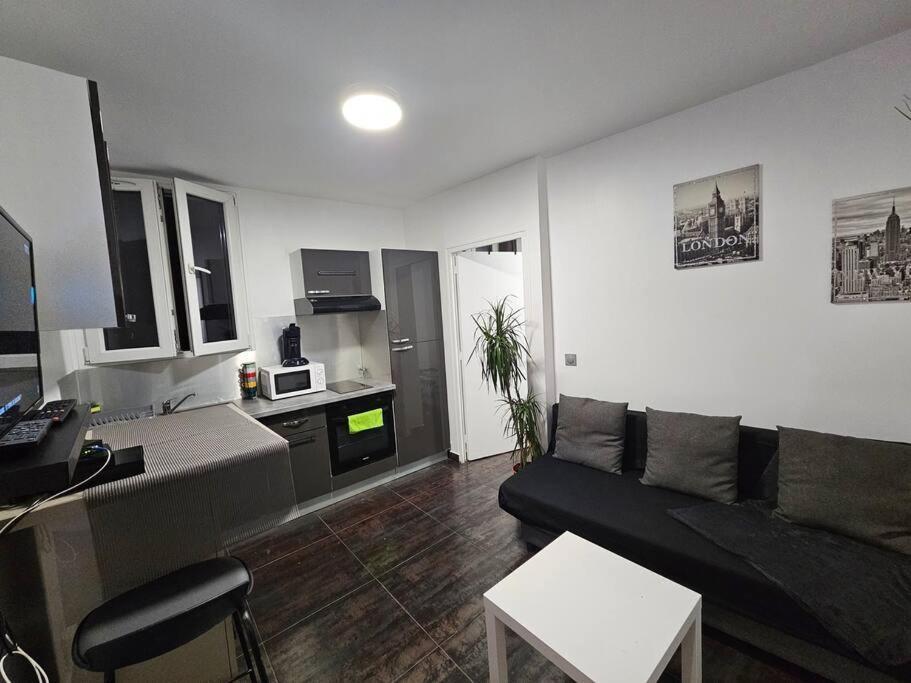 Appartement Proche Metro Paris ป็องแต็ง ภายนอก รูปภาพ
