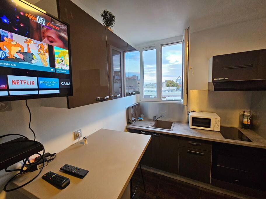 Appartement Proche Metro Paris ป็องแต็ง ภายนอก รูปภาพ