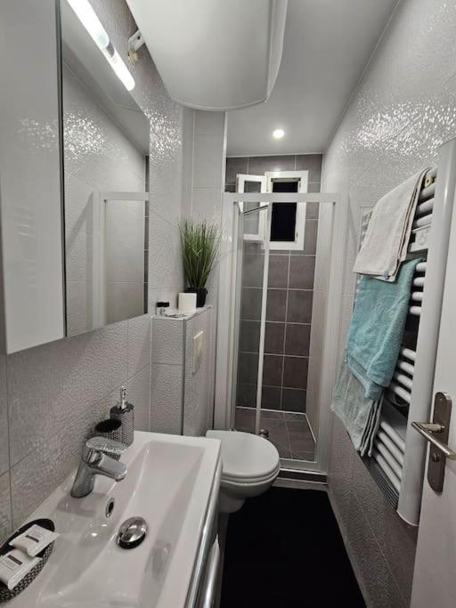 Appartement Proche Metro Paris ป็องแต็ง ภายนอก รูปภาพ