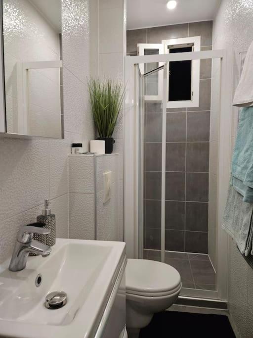 Appartement Proche Metro Paris ป็องแต็ง ภายนอก รูปภาพ